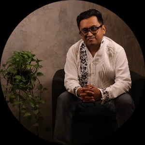 Russell Hernández